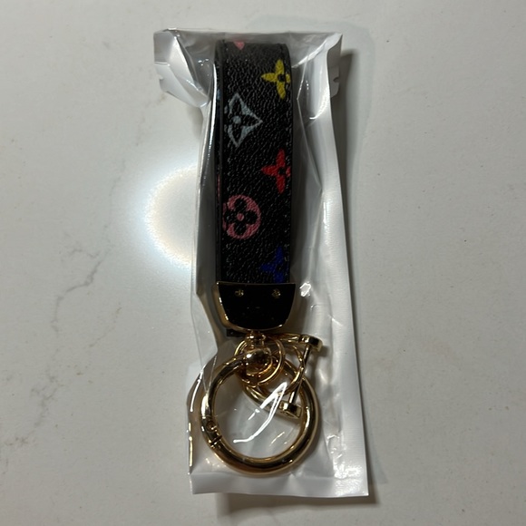 Lot of 2 Disney car keychain - Picture 3 of 3